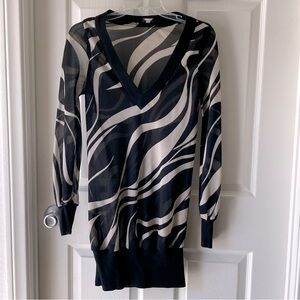 JOYCE LESLIE Sheer V-Neck Long Sleeve Top Size M Black Cream Swirl